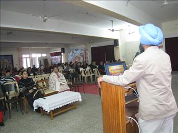 Dr. Varinderpal Singh touching the grass root realities from daily routine life and giving tips to encapsulate the teaching methodologies with spirituality