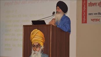 Captain Yashpal Singh (retd.), Merchant Navy enlightened the audience with the inspirations from Sikh history and Gurbani for effective teaching