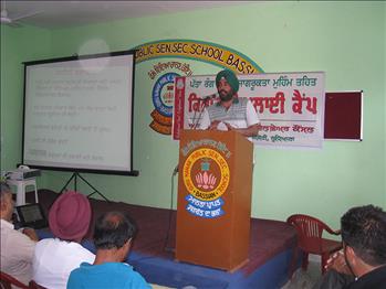 Dr. Ravinder Singh discussing the key points to reduce the consumptions of insecticides/pesticides in agriculture.