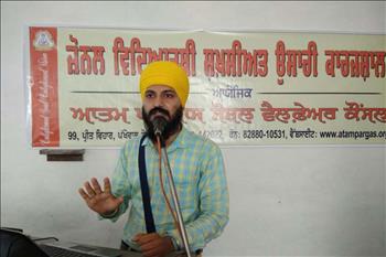 S. Harpreet Singh, Coordinator , Positive thinkers training institute giving the motivational lecture.