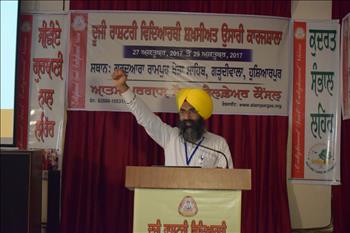 Dr. Varinderpal Singh, Chairman, AtamPargas and Senior Soil Scientist, PAU, Ludhiana delivering the brainstorming key lecture on topic 'How to become truthful human being'