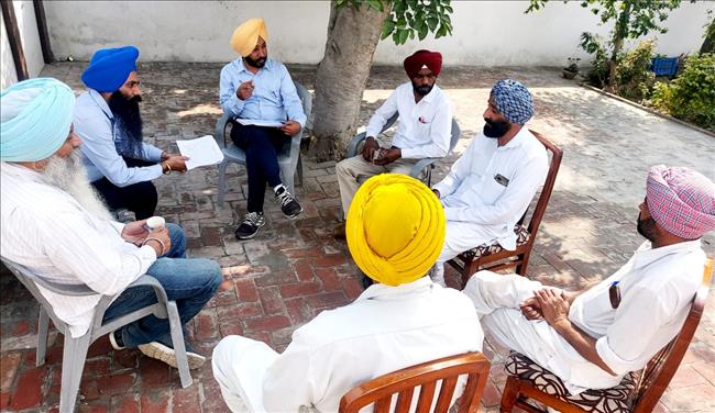 Financial &amp; Moral Support to the Family of S. Baldev Singh Brar, Martyr Farmers Agitation
