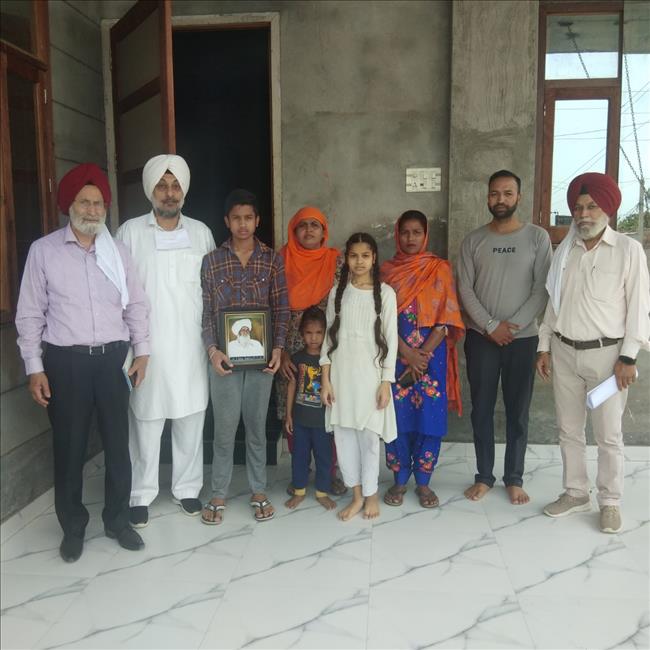 Support to the family of late Ratan Singh