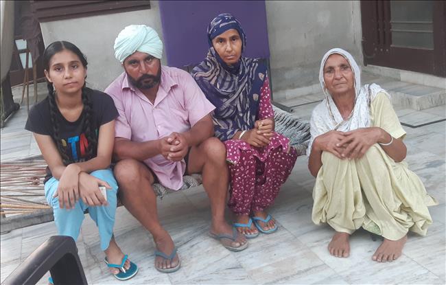 Support to the family of late Gurcharan Singh