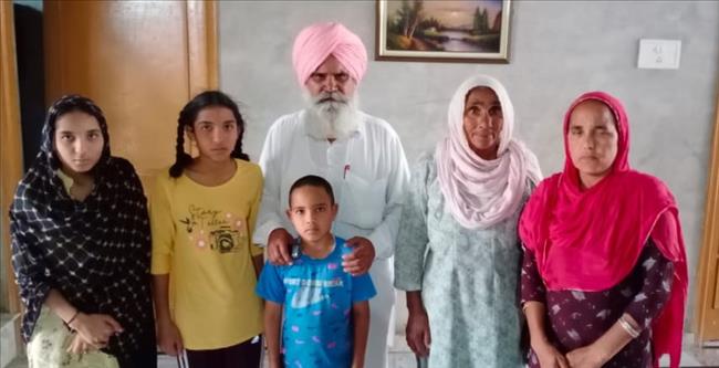 Support to the family of late Jai Singh 